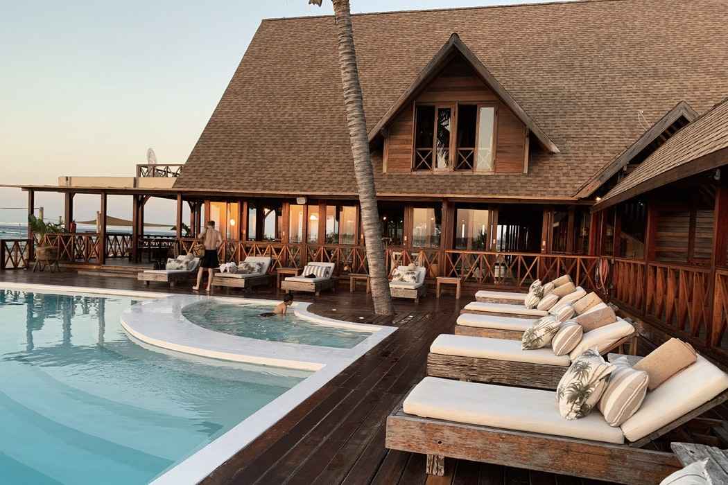 beach-hotel-1.jpeg