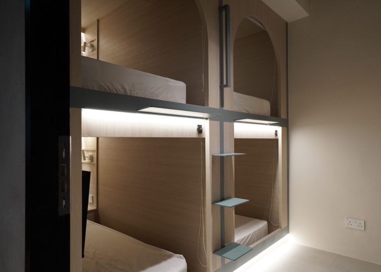 Private Room with 4 Single Capsules