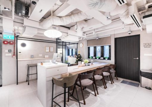 Private Room with 4 Single Capsules