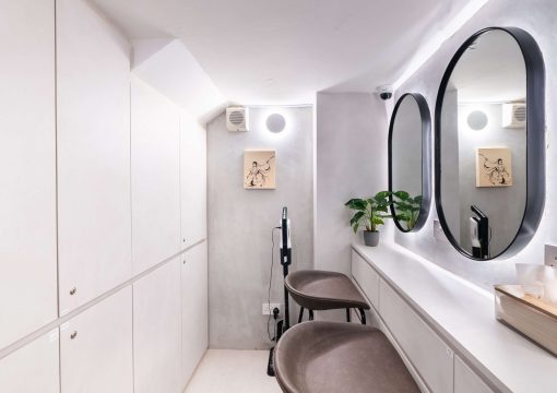 Private Room with 4 Single Capsules